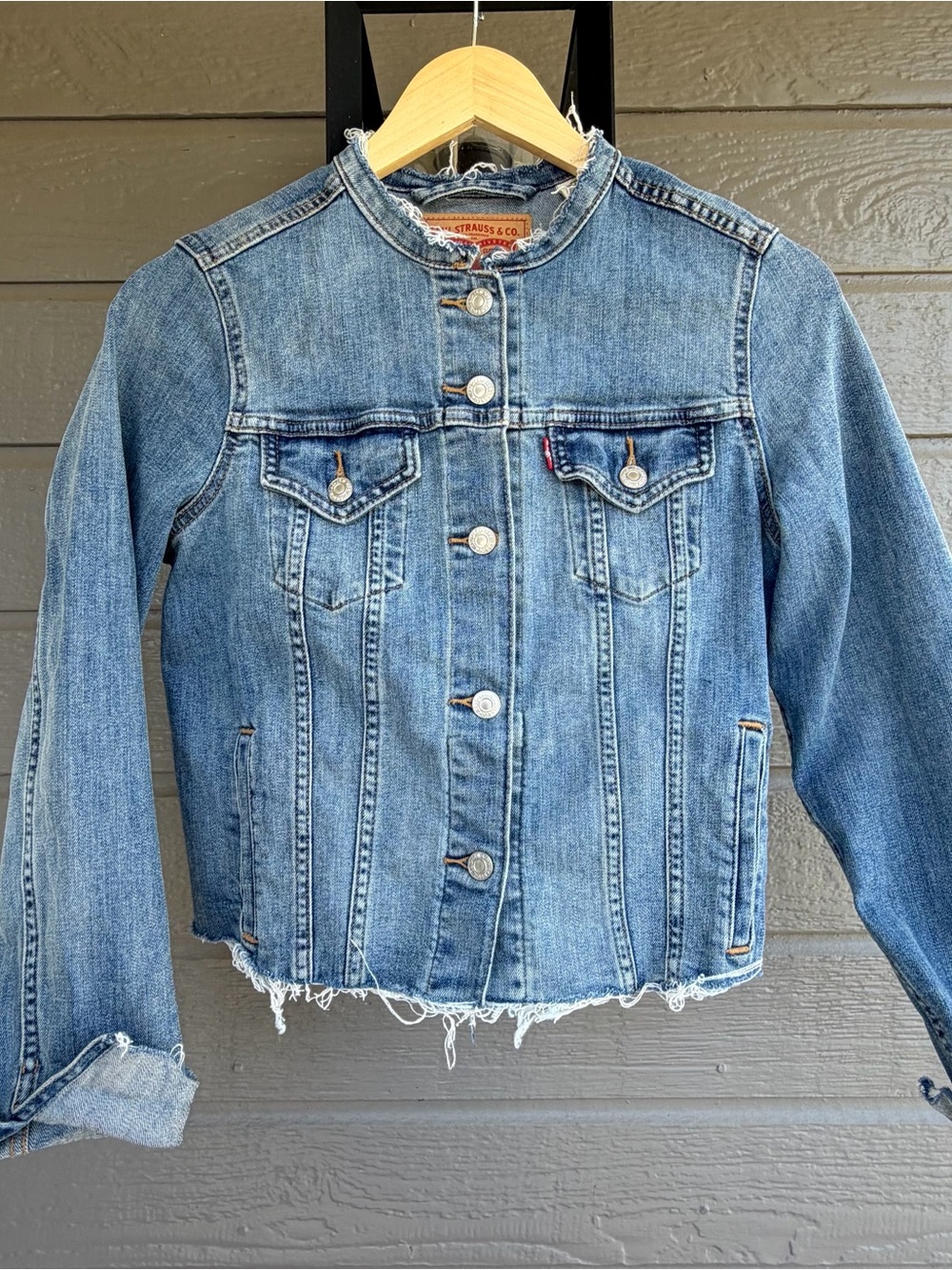 Levi's Women's Blue Denim Cropped Jacket with Frayed Hem